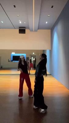 nmixx_20250401_1.mp4